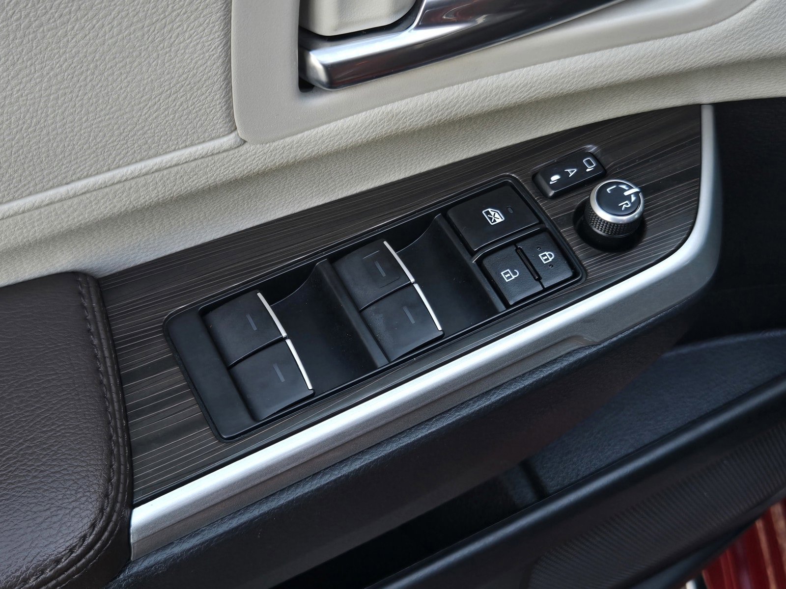 Certified 2022 Toyota Sienna Platinum image 10