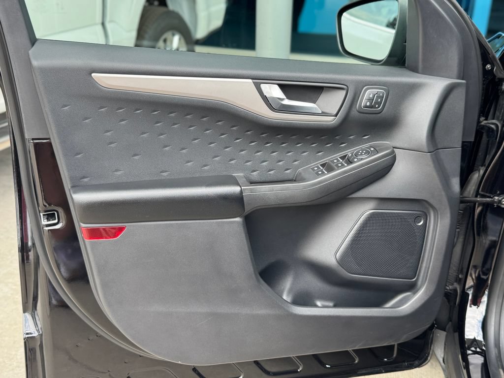 Used 2020 Ford Escape SEL FWD image 17