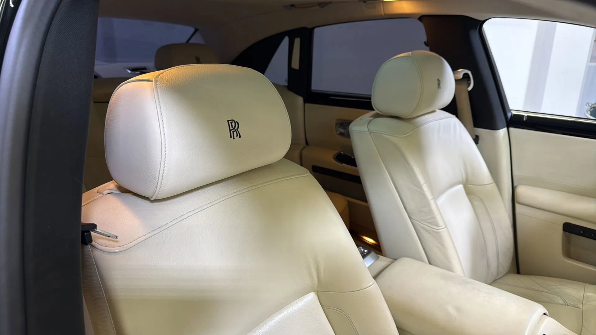 Used 2011 Rolls-Royce Ghost image 23