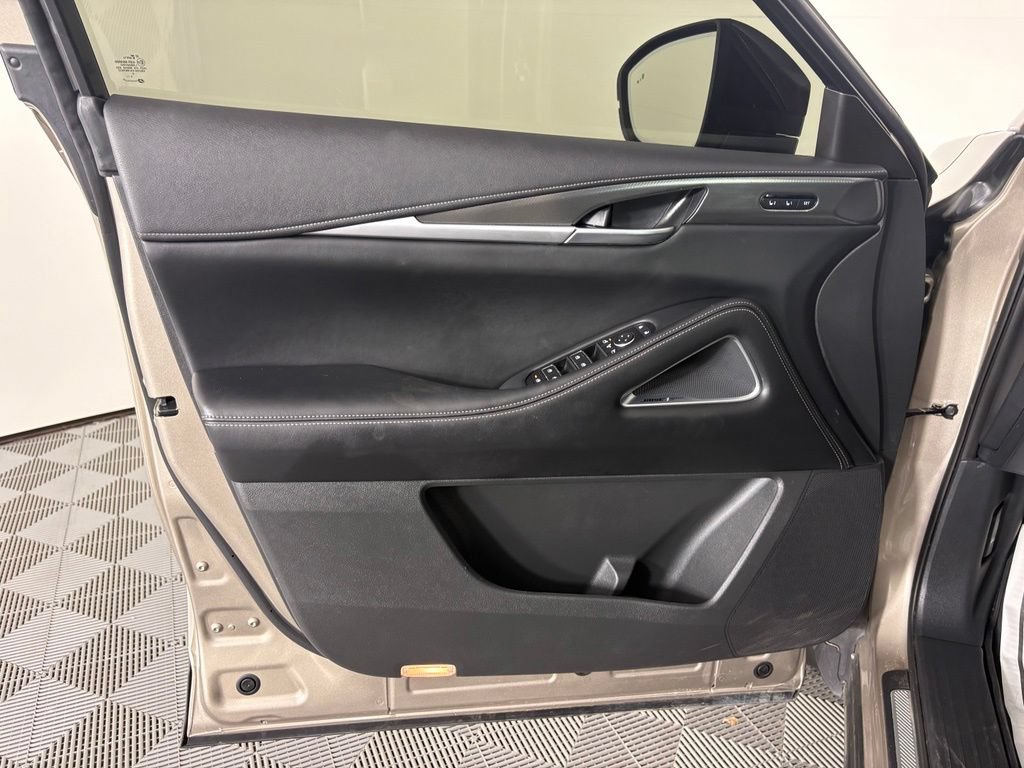 Used 2025 INFINITI QX60 Luxe FWD image 16