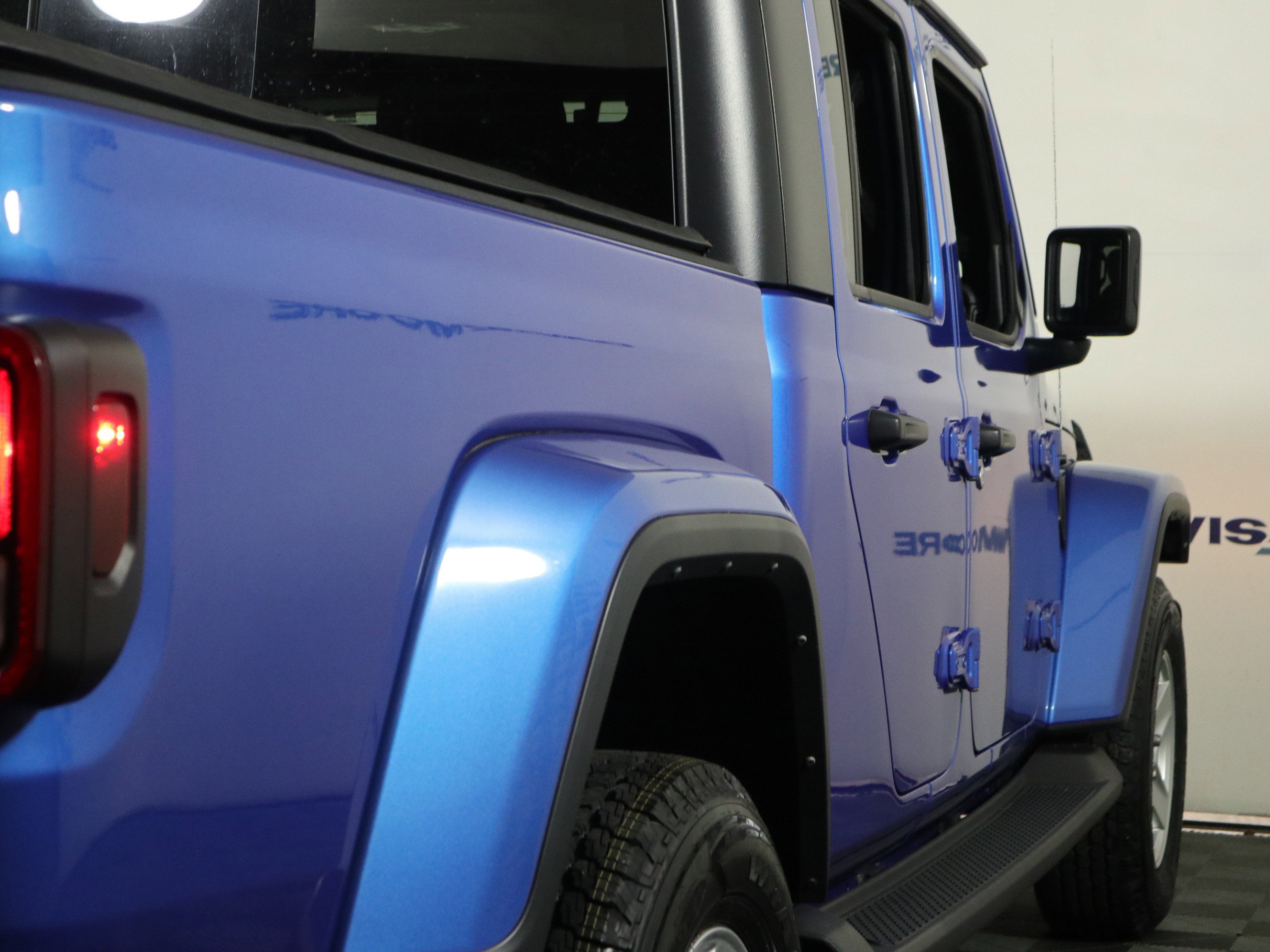 Used 2022 Jeep Gladiator Sport image 5