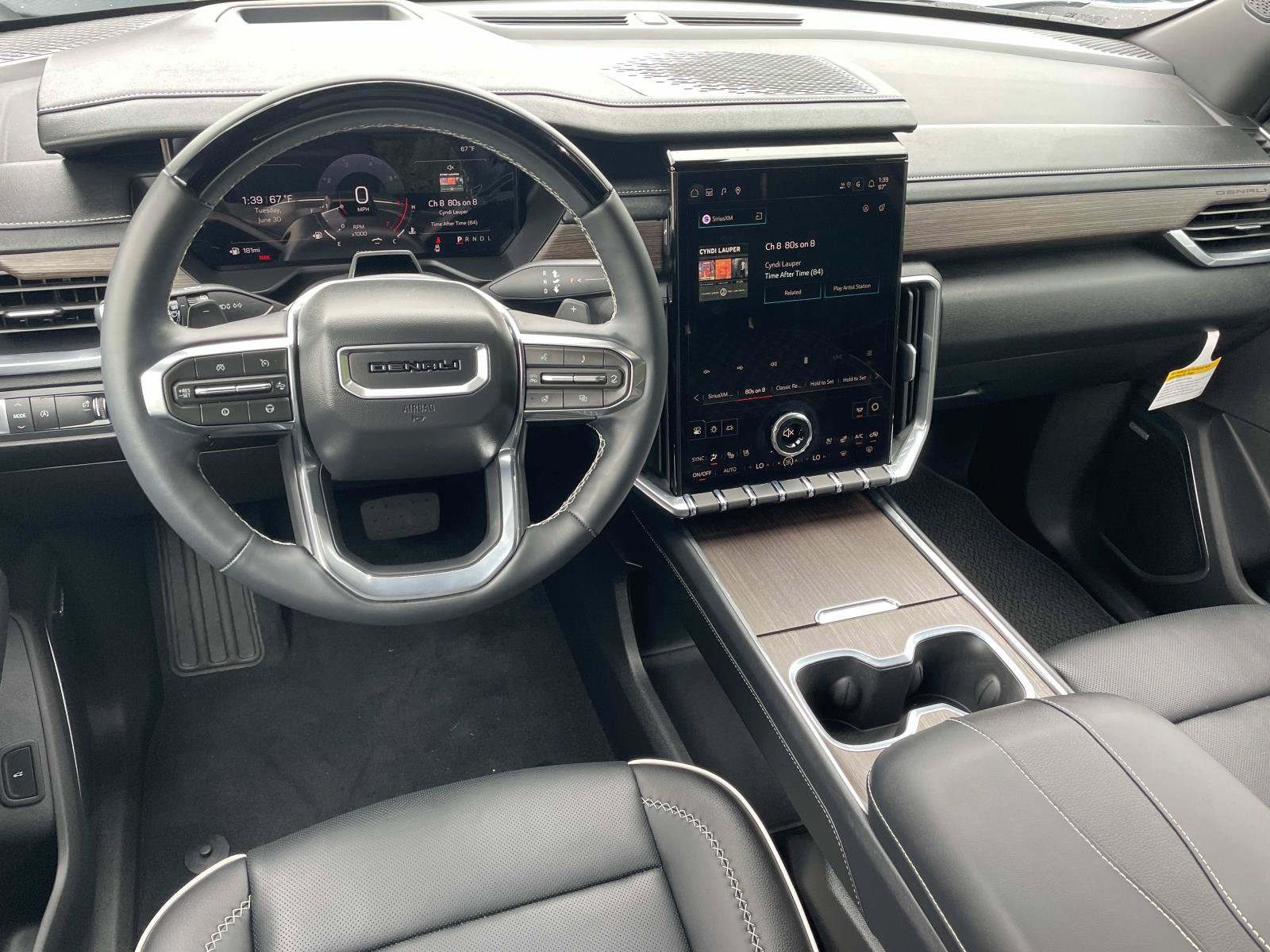 Used 2026 GMC Acadia Denali w/ Super Cruise Package FWD image 9