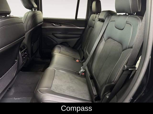 New 2026 Jeep Grand Cherokee Altitude image 24