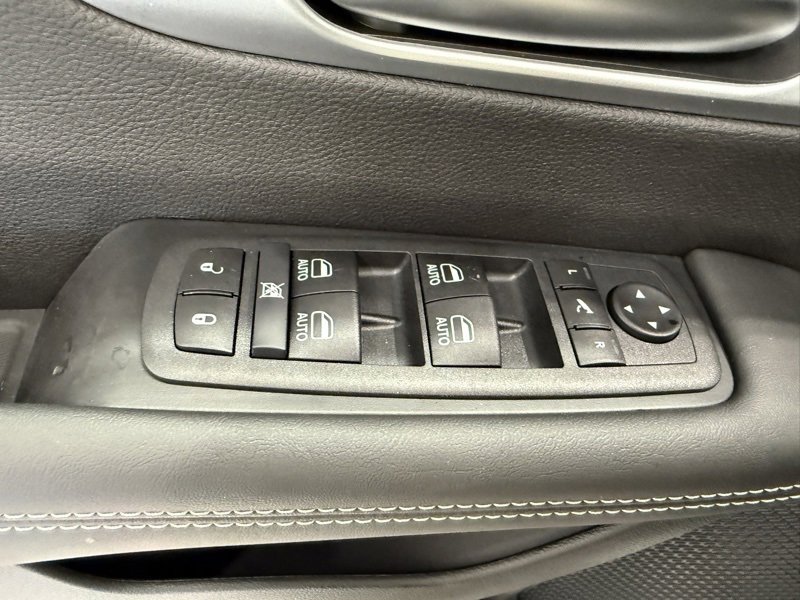New 2026 Chrysler Pacifica Limited image 27