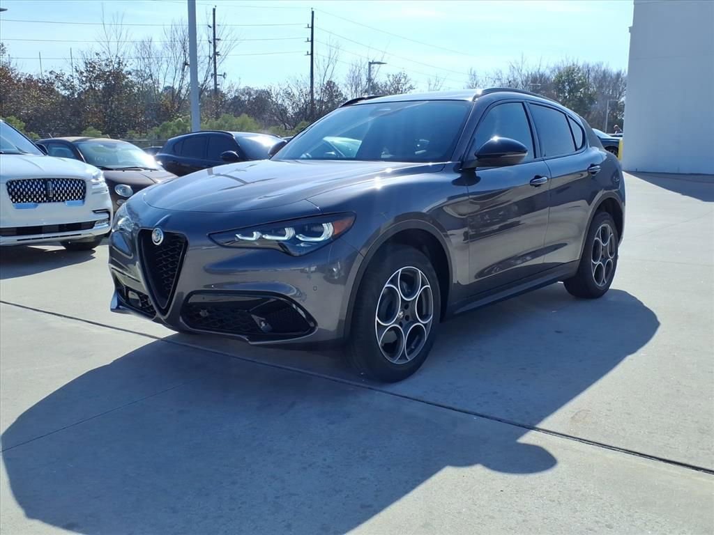 New 2026 Alfa Romeo Stelvio Sprint w/ Convenience Package image 2