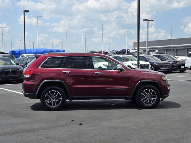Used 2019 Jeep Grand Cherokee Limited w/ Trailer Tow Group IV AWD/4WD image 3