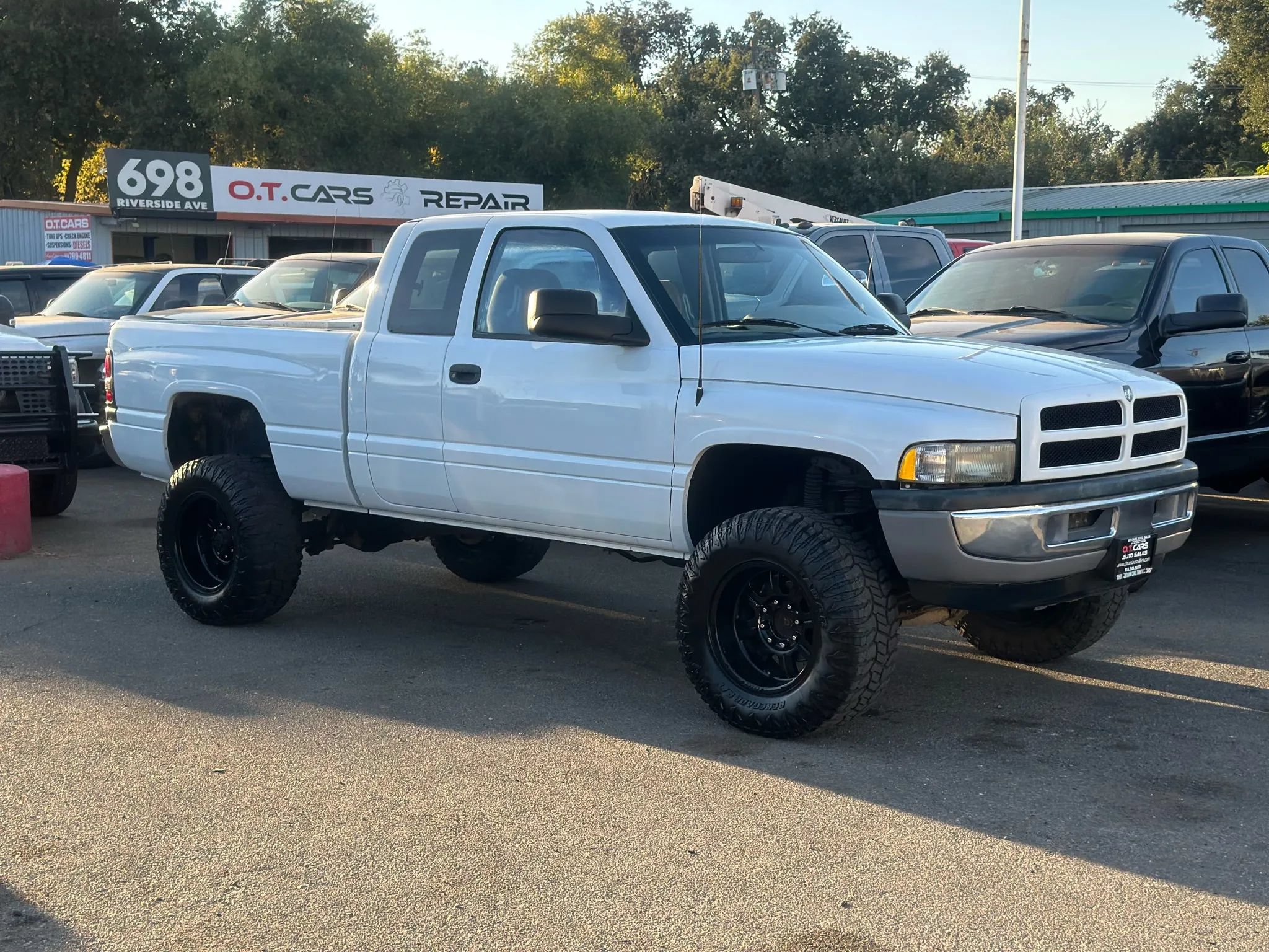 Used 1998 Dodge Ram 2500 Truck 4x4 Quad Cab image 3