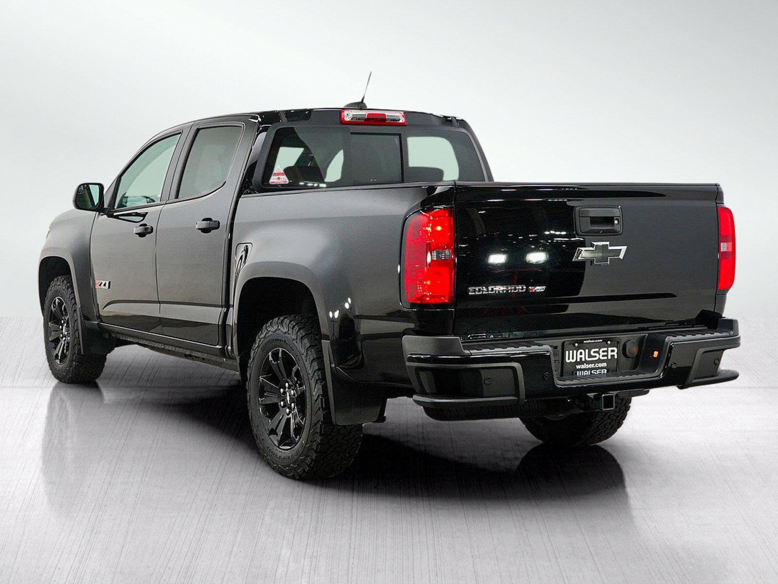 Used 2019 Chevrolet Colorado Z71 w/ Z71 Midnight Edition AWD/4WD image 3