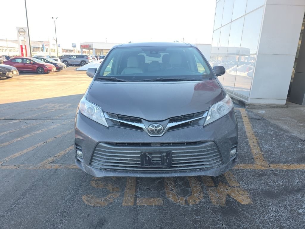 Used 2019 Toyota Sienna XLE w/ XLE Navigation Package image 10