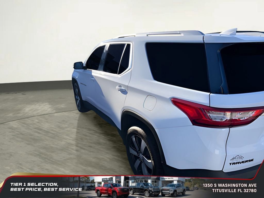 Used 2018 Chevrolet Traverse LT image 2