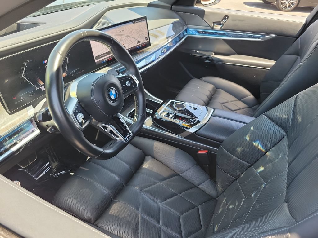 Used 2024 BMW 740i RWD image 3