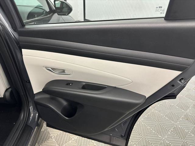 New 2026 Hyundai Tucson SEL FWD image 17