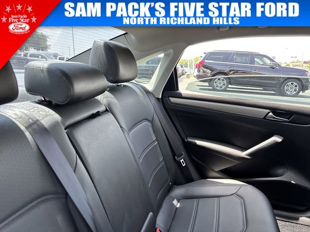 Used 2020 Volkswagen Passat 2.0T SE w/ Sunroof Package FWD image 16
