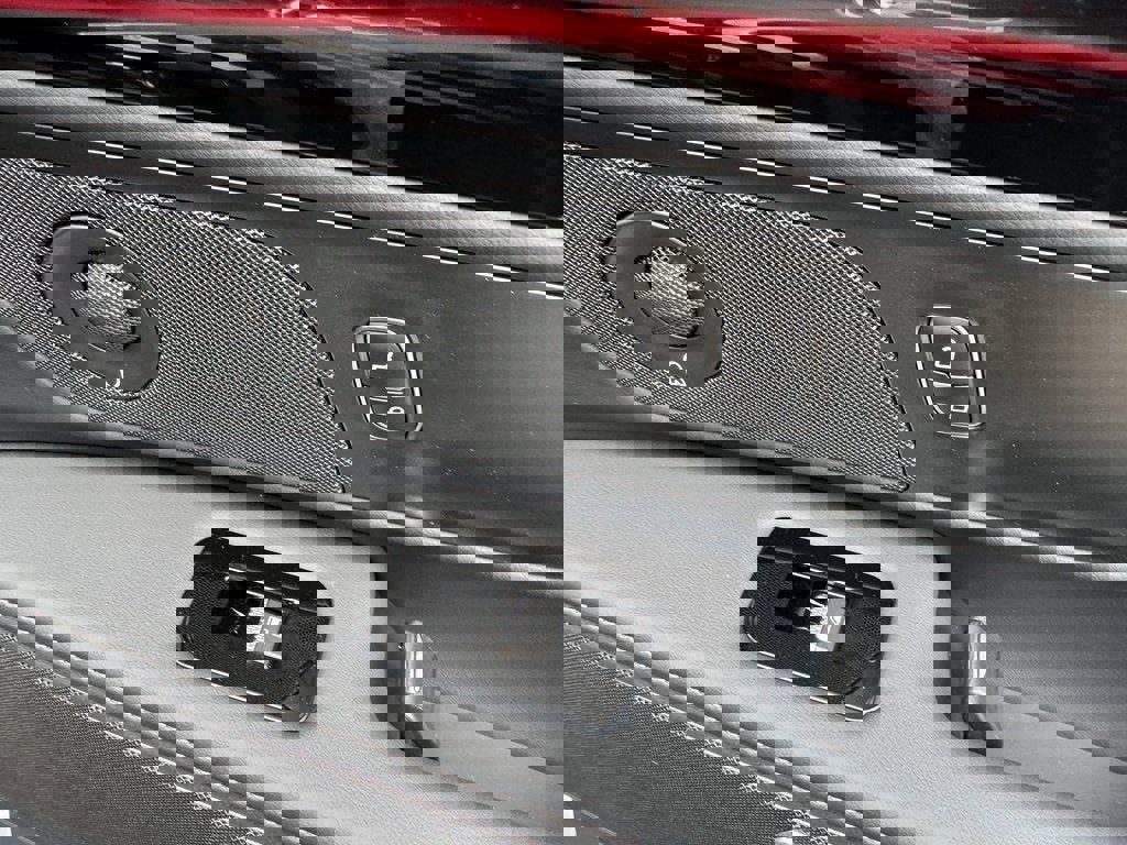 New 2025 Lincoln Nautilus Premier w/ Equipment Group 102A image 28