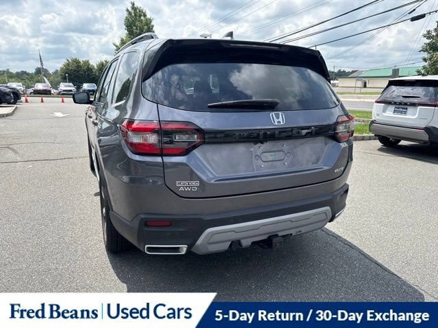 Used 2025 Honda Pilot Elite image 13