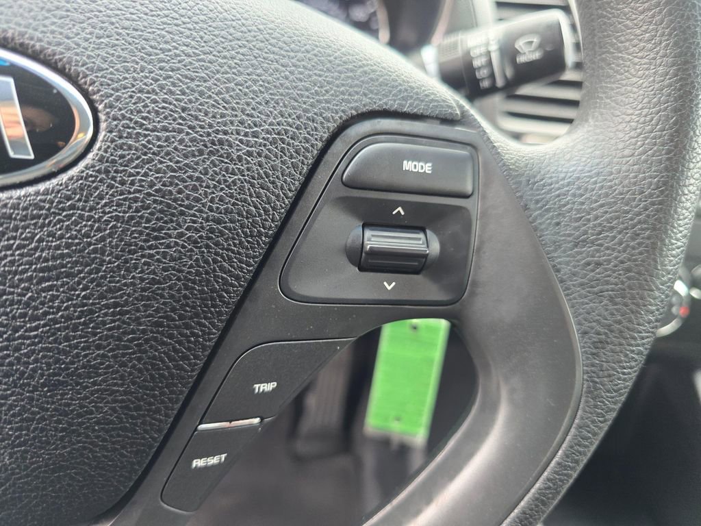 Used 2017 Kia Forte LX image 23