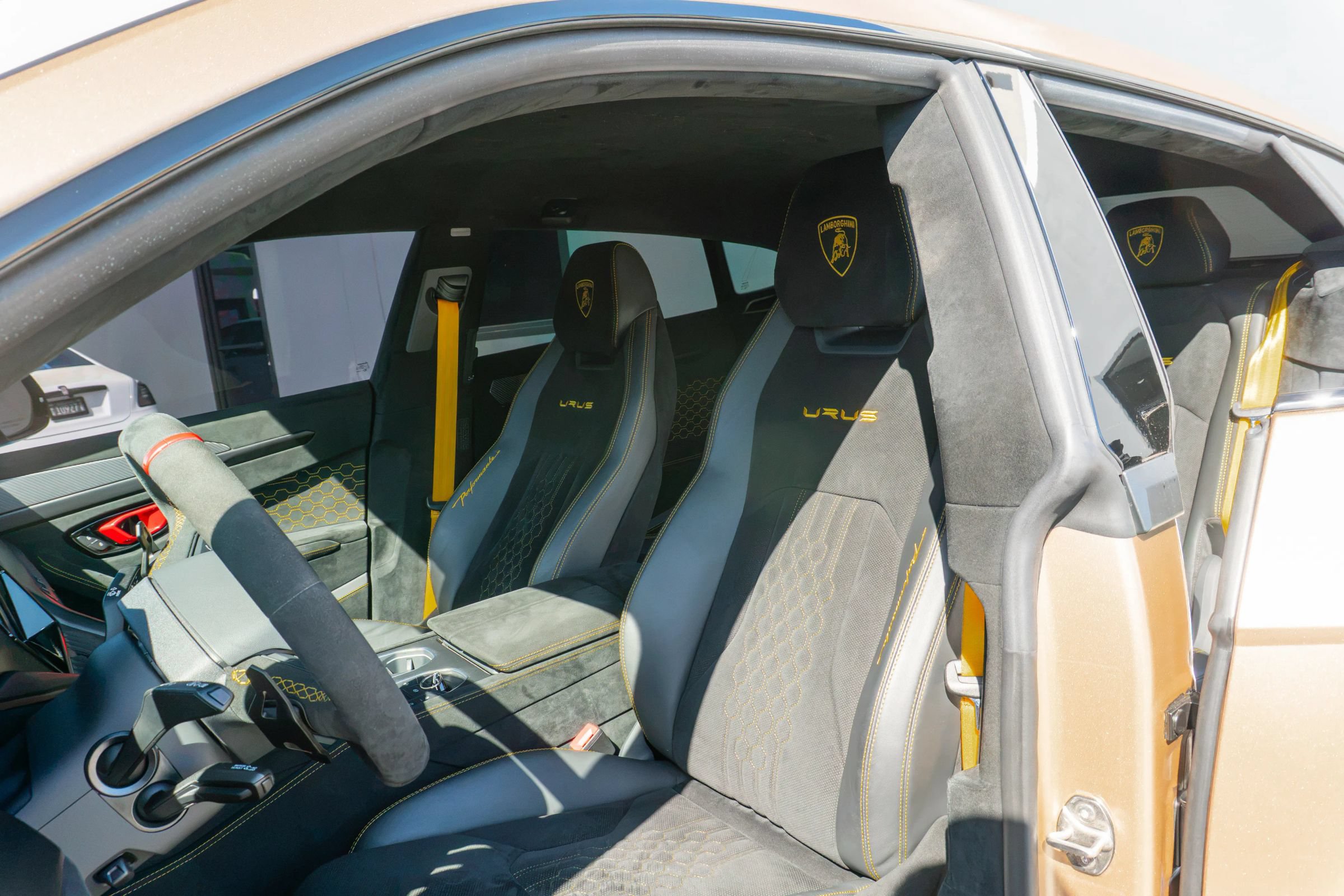 Used 2023 Lamborghini Urus Performante AWD/4WD image 52