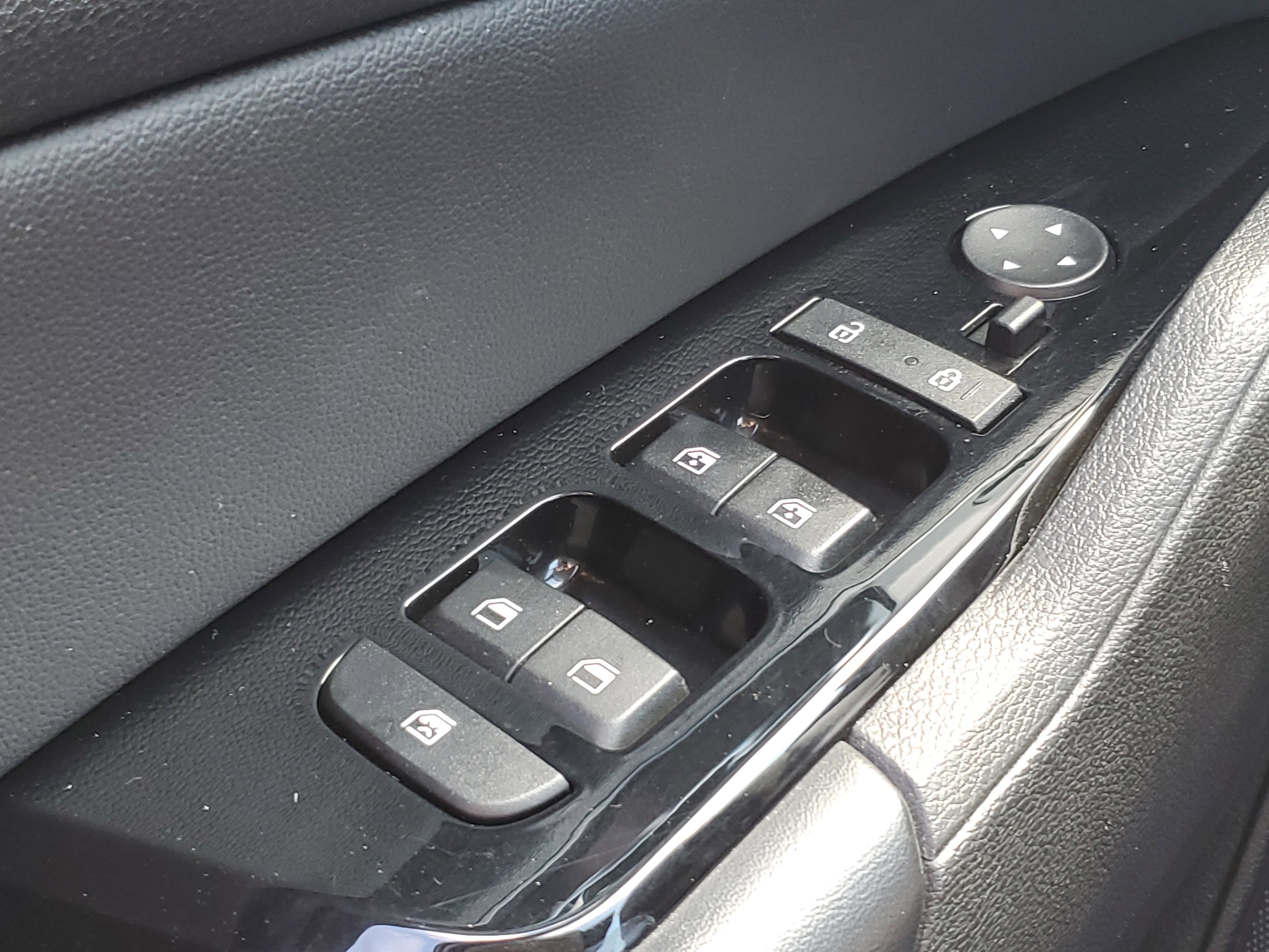 Used 2023 Kia Sportage SX image 26