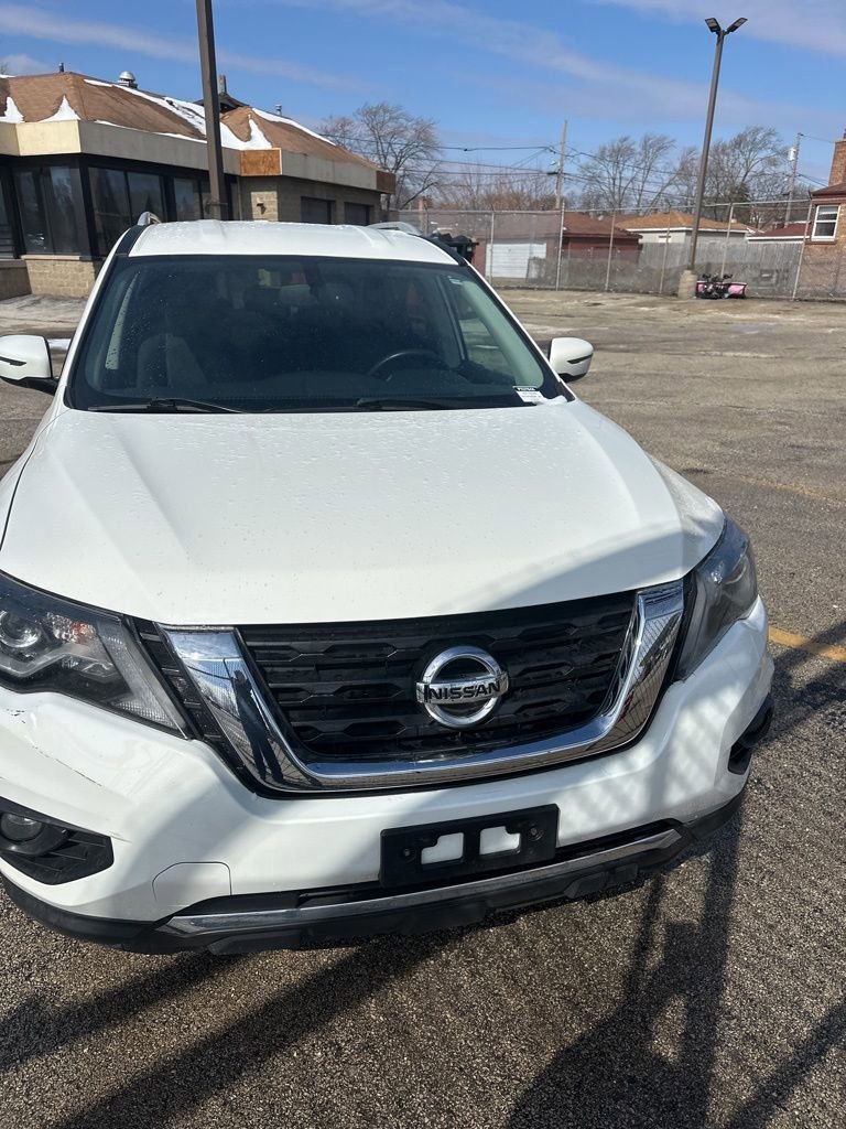 Used 2020 Nissan Pathfinder SV FWD image 2