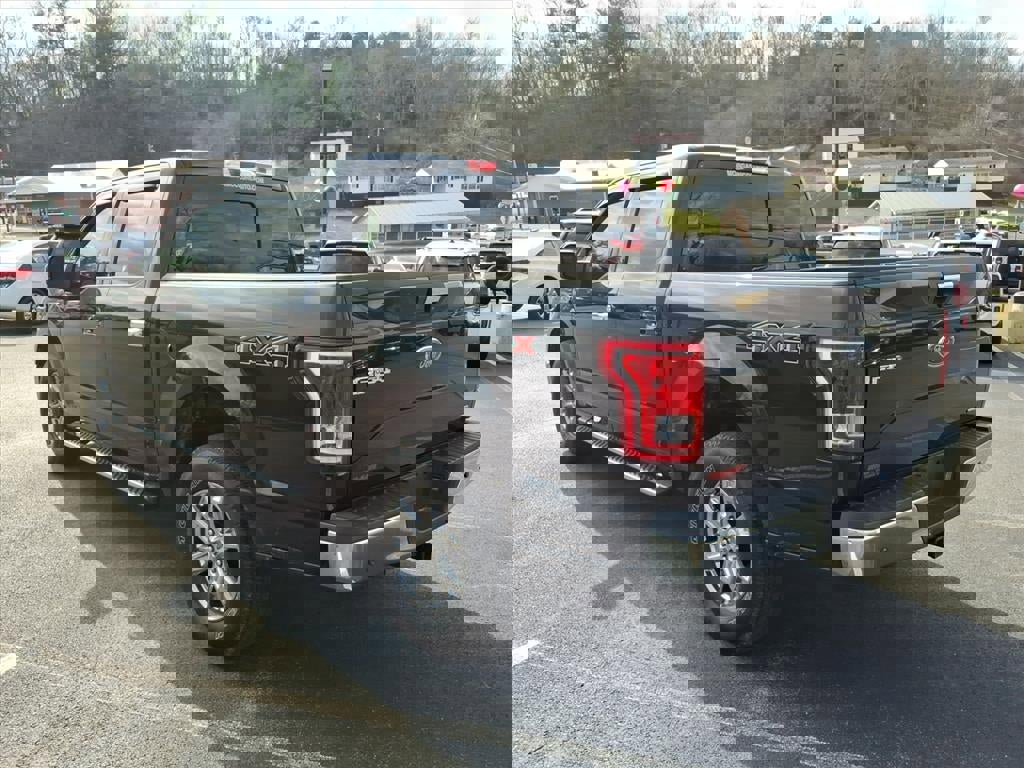 Used 2015 Ford F150 XLT w/ Equipment Group 302A Luxury image 4