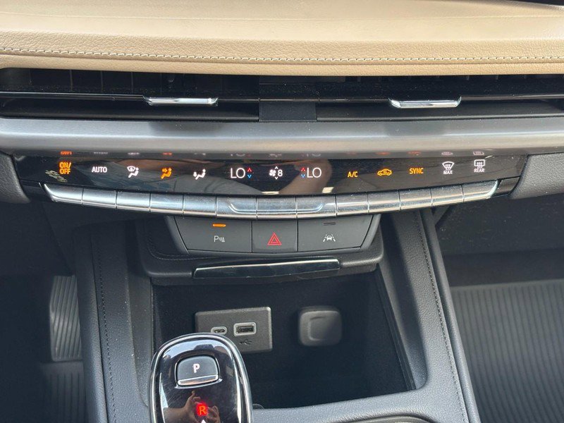 Used 2024 Cadillac XT4 Premium Luxury w/ LPO, Floor Liner Package AWD/4WD image 20