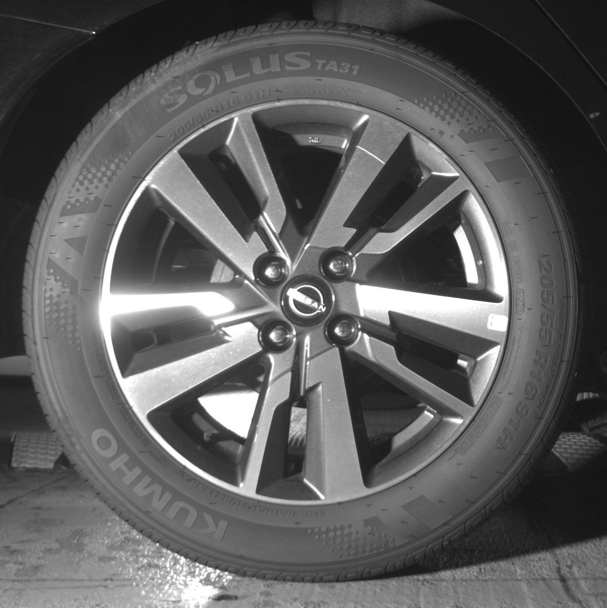 Used 2025 Nissan Versa SV image 15