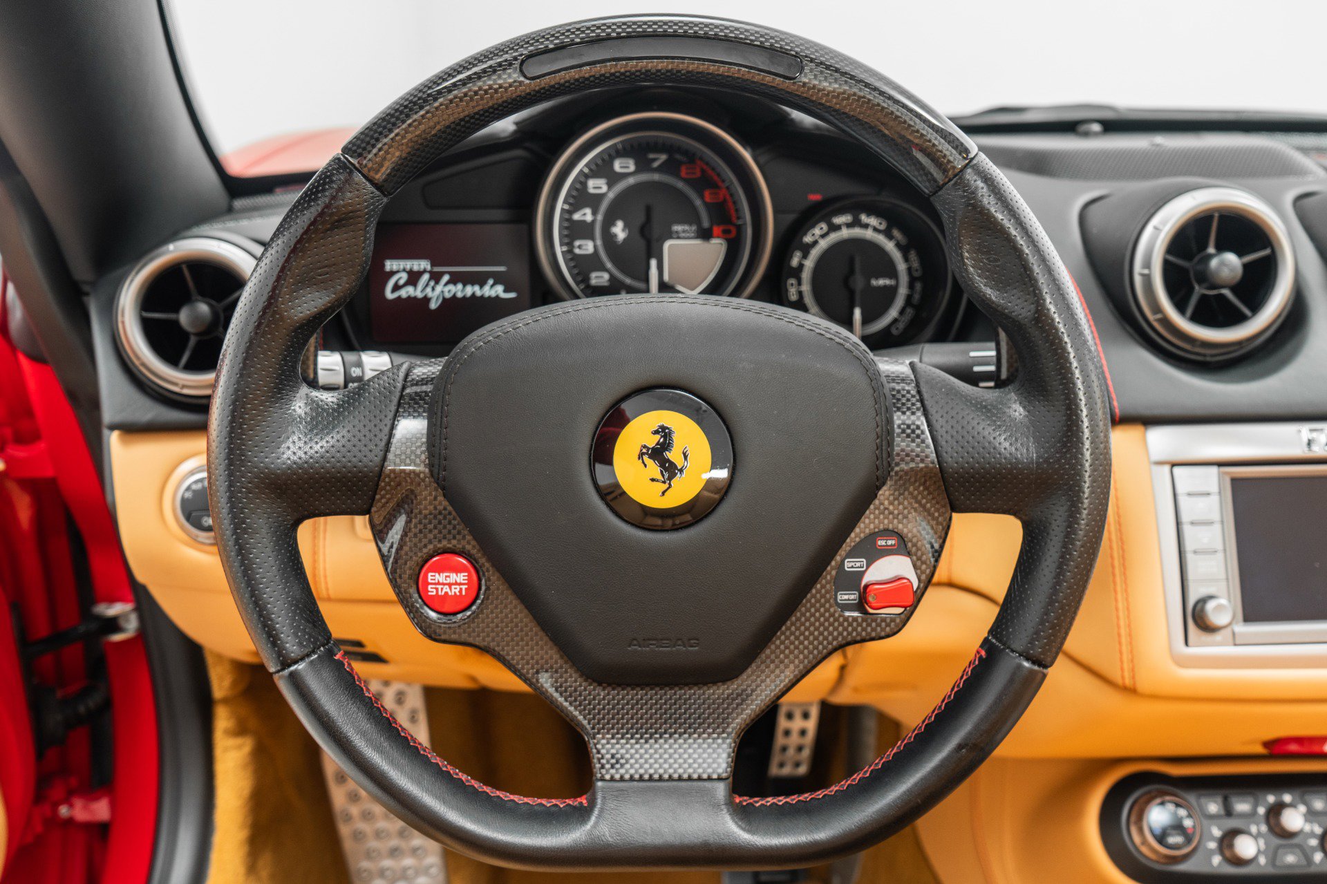 Used 2013 Ferrari California RWD image 15