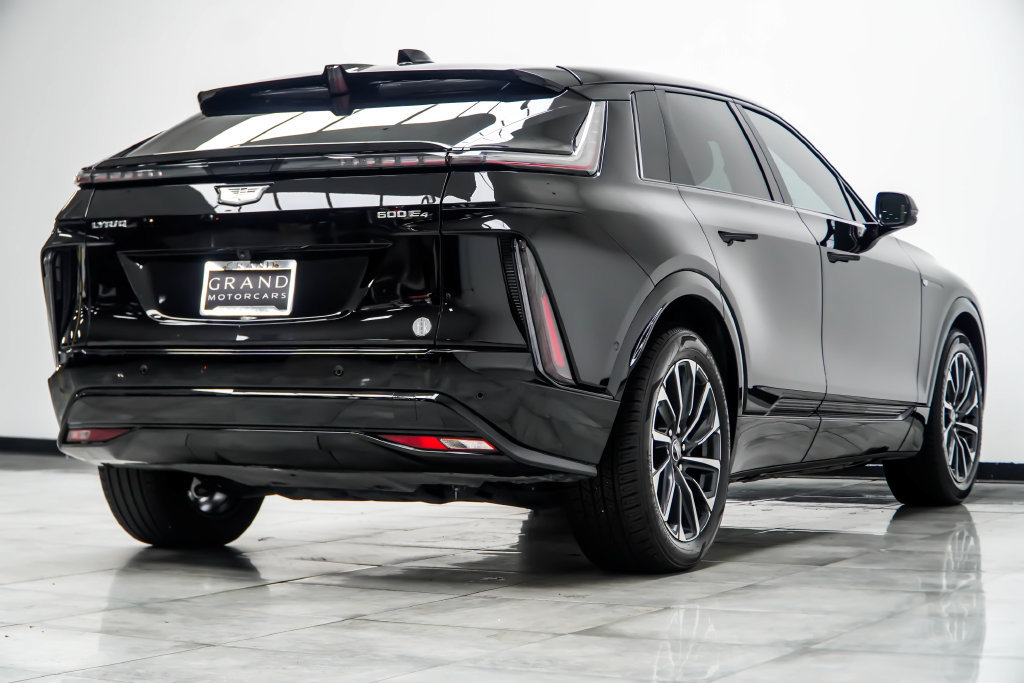 Used 2025 Cadillac Lyriq Sport w/ LPO, Floor Liner Package AWD/4WD image 15