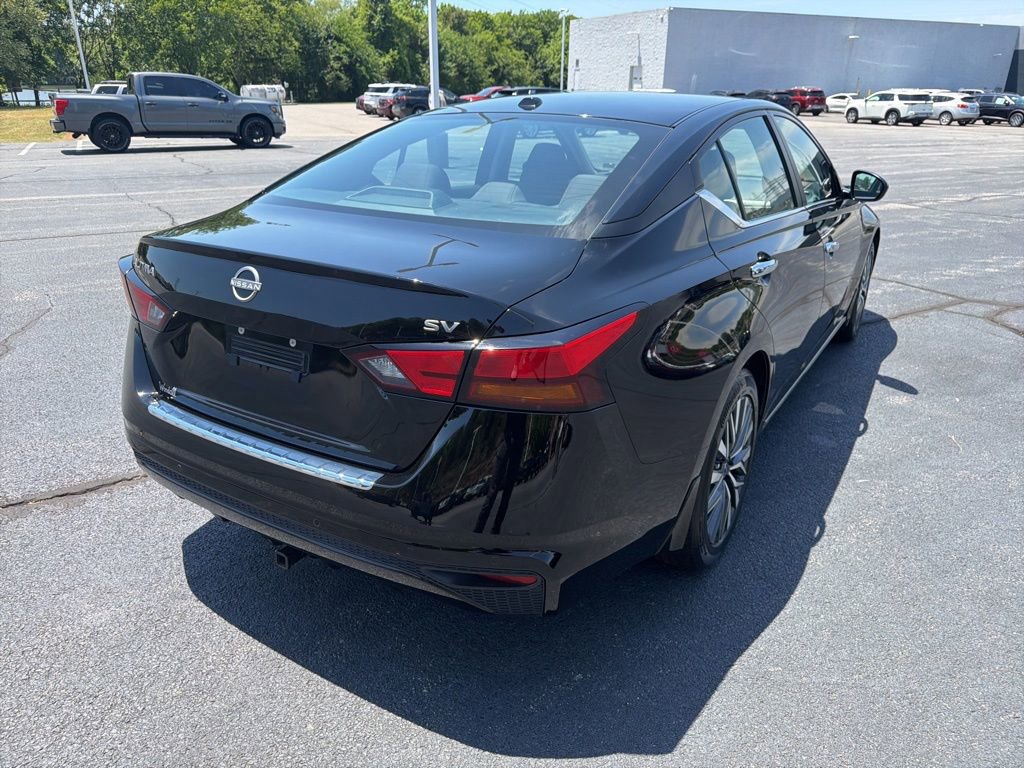 Used 2023 Nissan Altima 2.5 SV FWD image 7