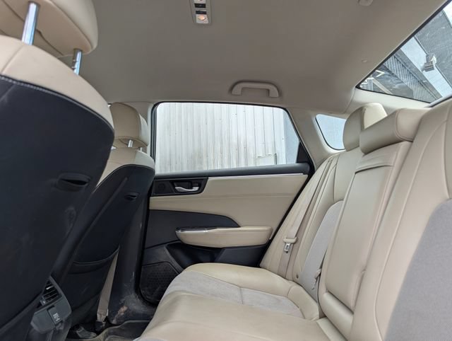 Used 2019 Honda Clarity Plug-In Hybrid image 16