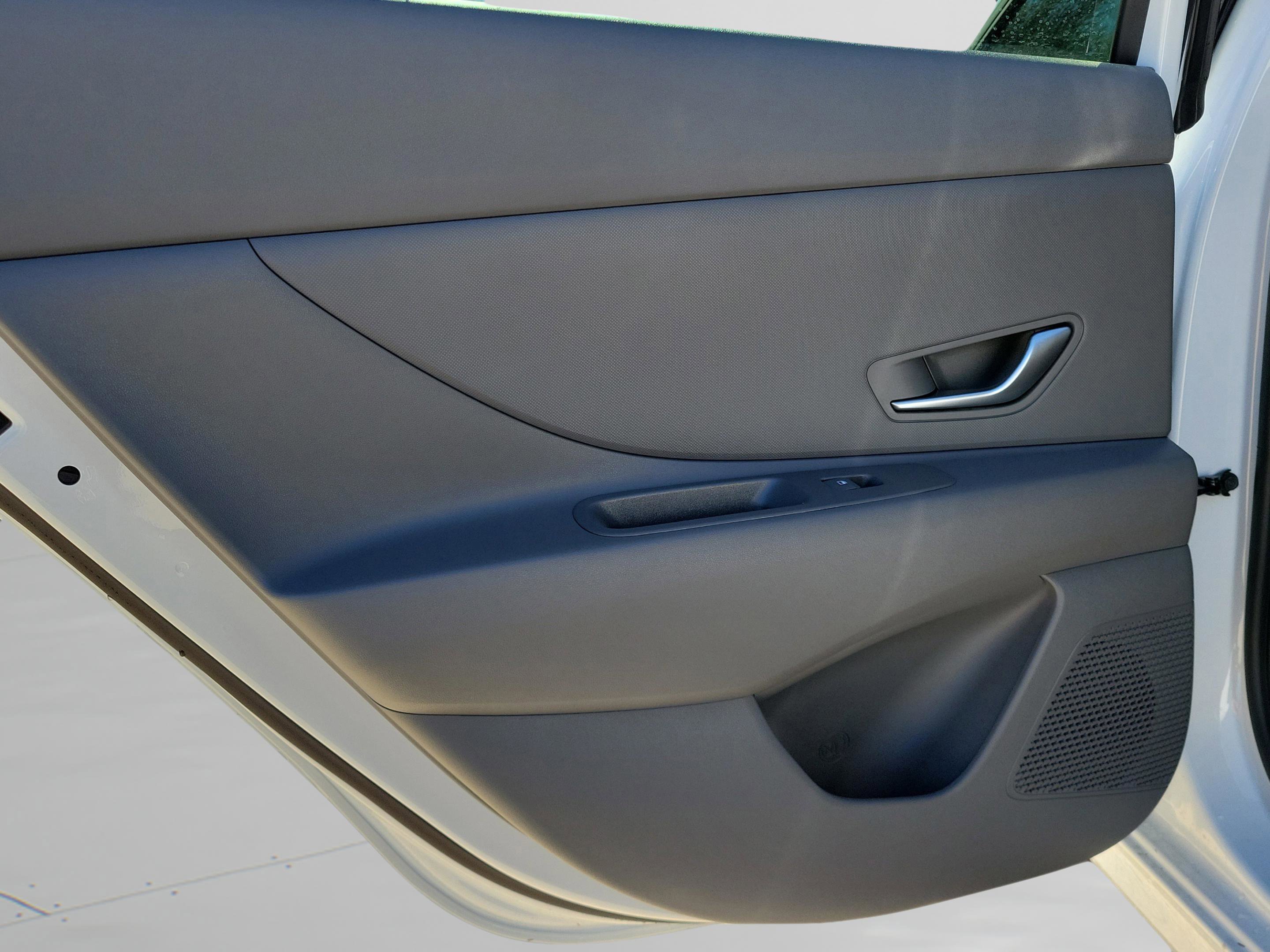 New 2026 Hyundai Elantra SE image 27