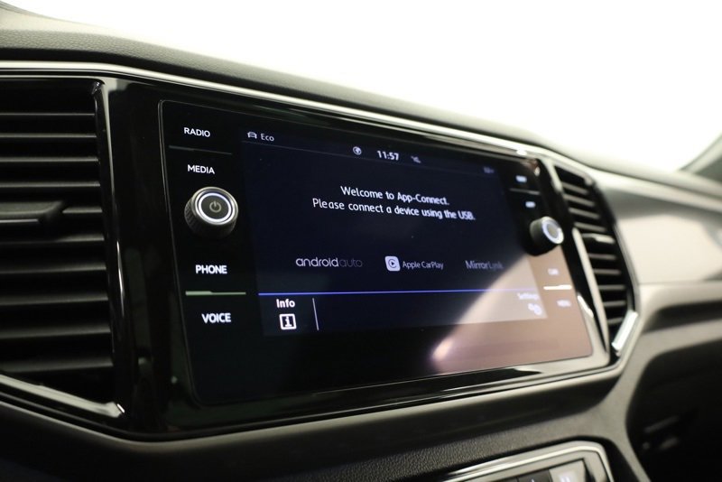 Used 2020 Volkswagen Atlas Cross Sport SEL Premium image 17