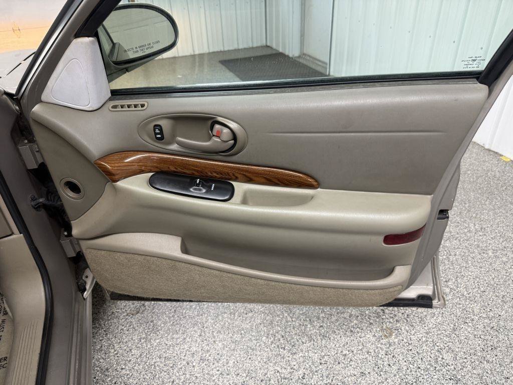 Used 2000 Buick Le Sabre Custom w/ Premium Opt Pkg FWD image 31