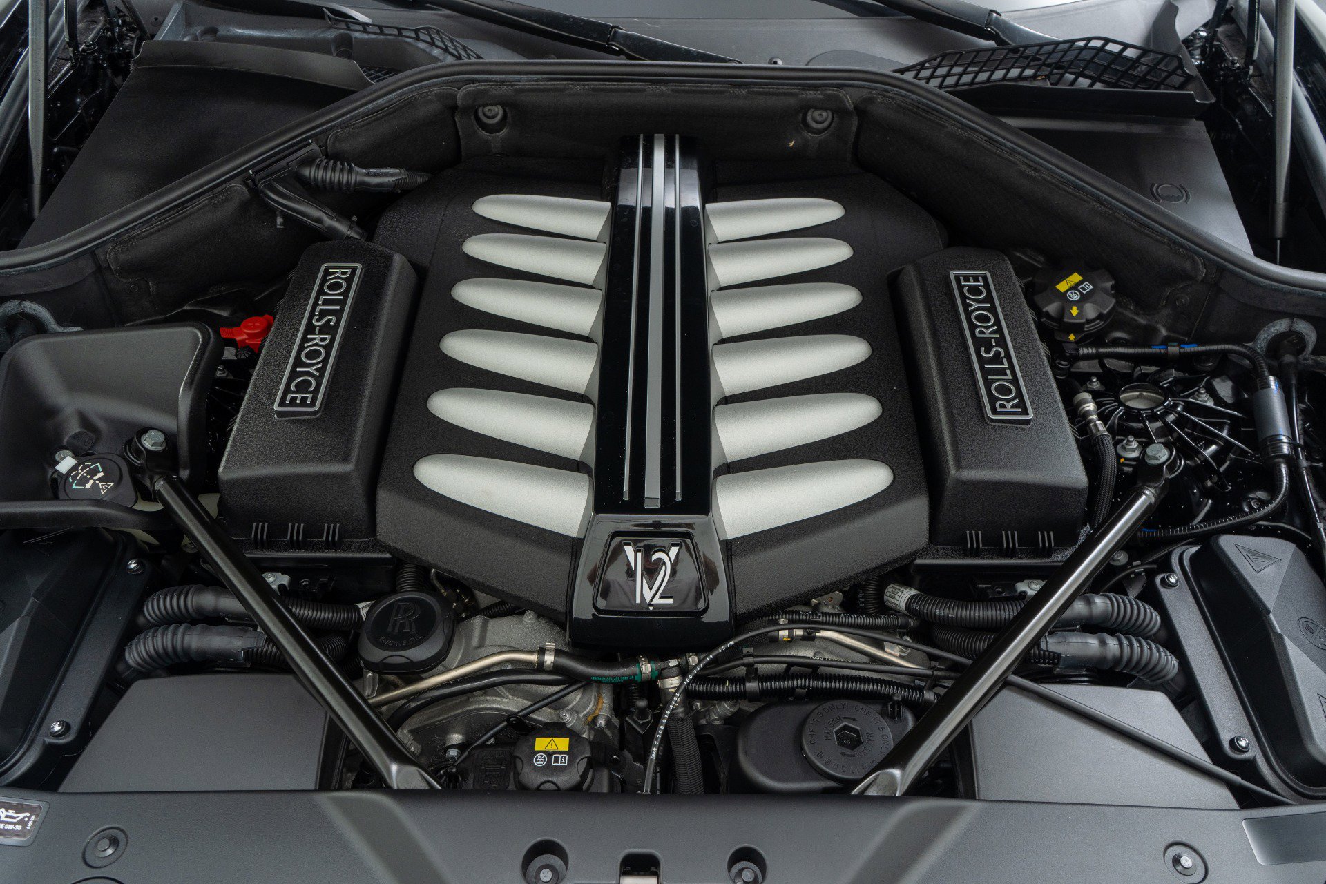Used 2017 Rolls-Royce Ghost Extended Wheelbase image 12