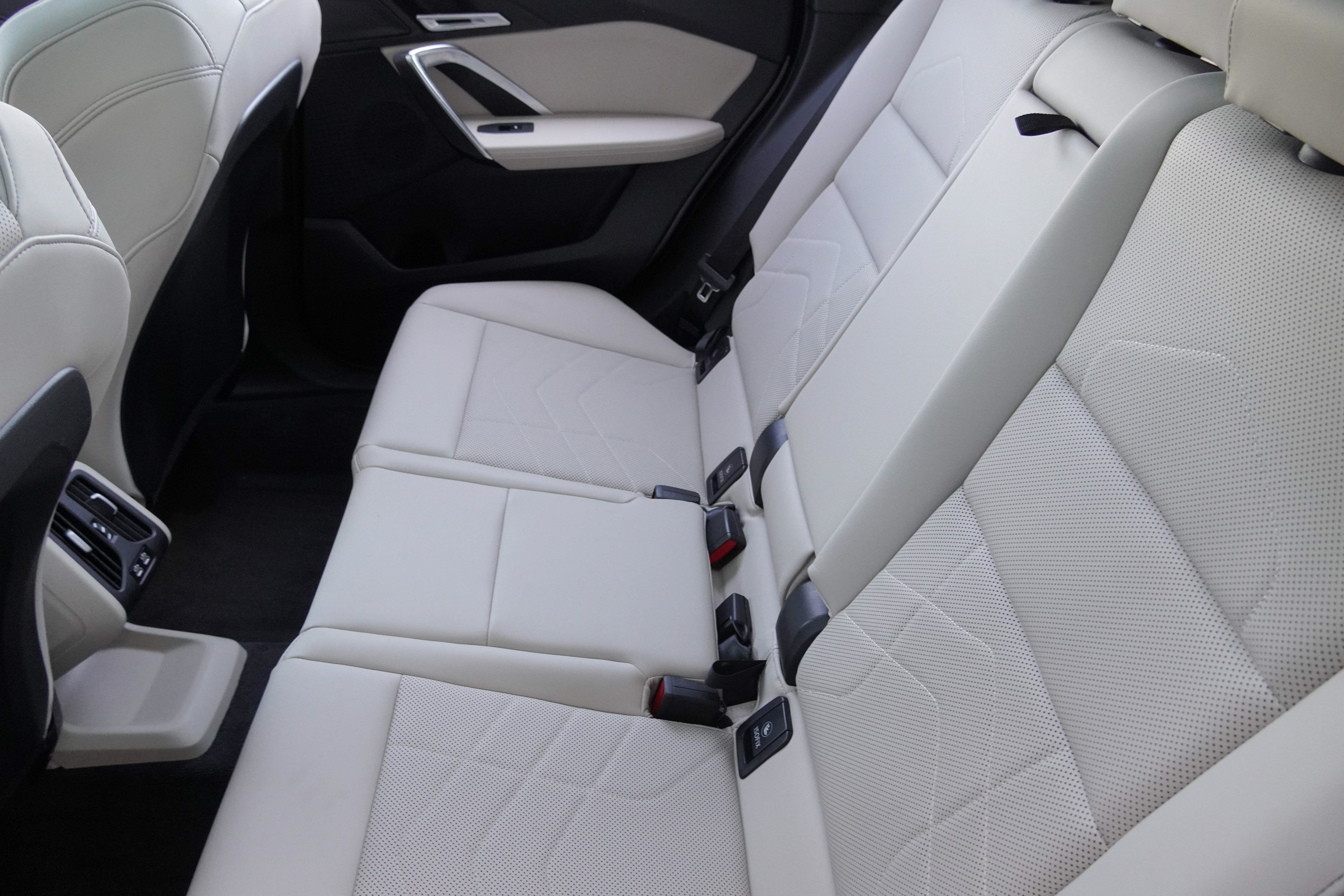Certified 2025 BMW X1 xDrive28i AWD/4WD image 32