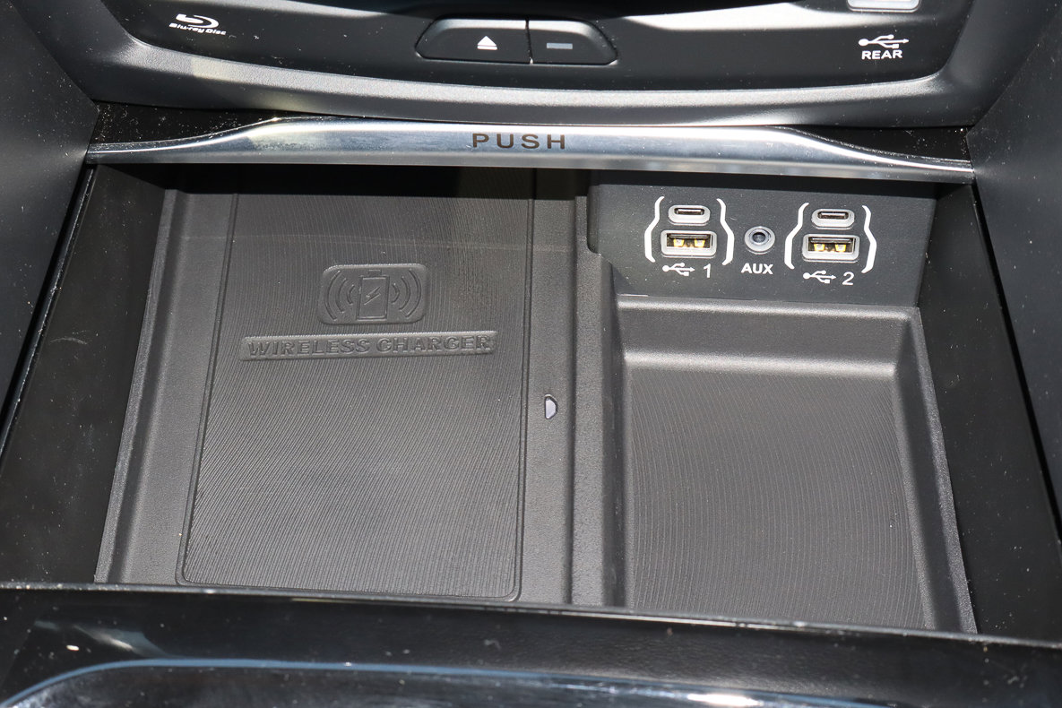 Used 2024 Chrysler Pacifica Pinnacle FWD image 26