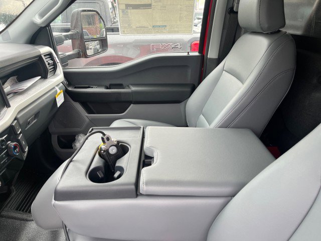 New 2025 Ford F550 4x4 Regular Cab Super Duty image 19