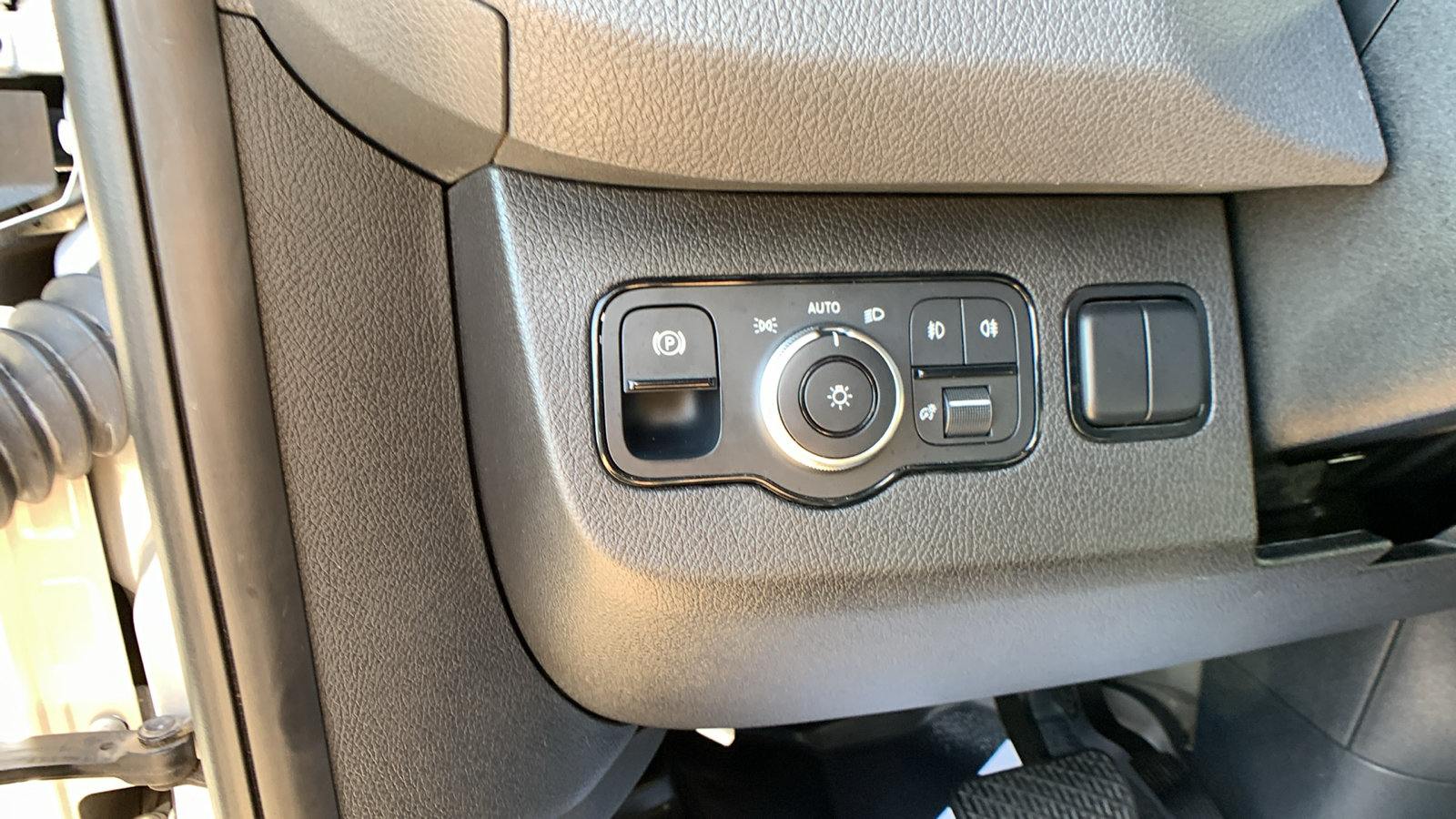 Used 2021 Mercedes-Benz Sprinter 2500 image 14