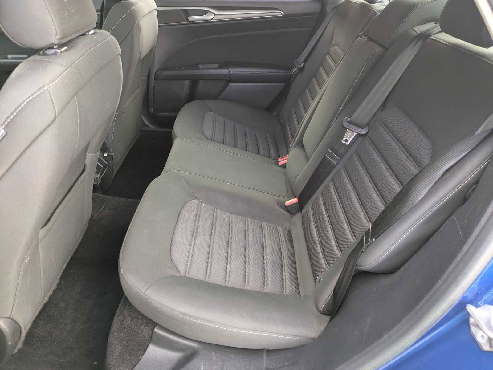 Used 2018 Ford Fusion SE image 19