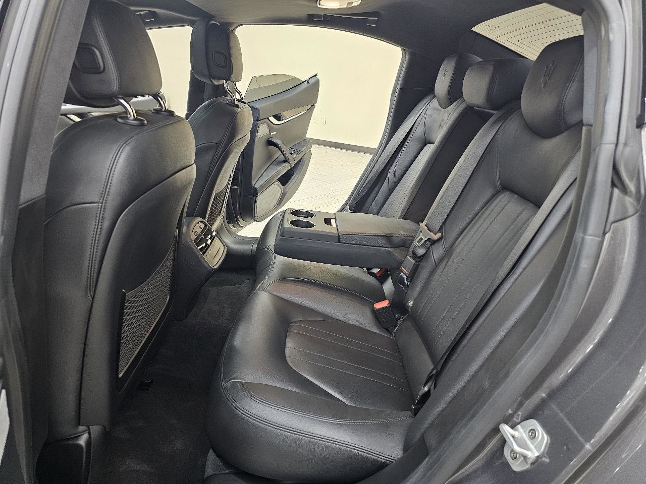Used 2018 Maserati Ghibli RWD image 23
