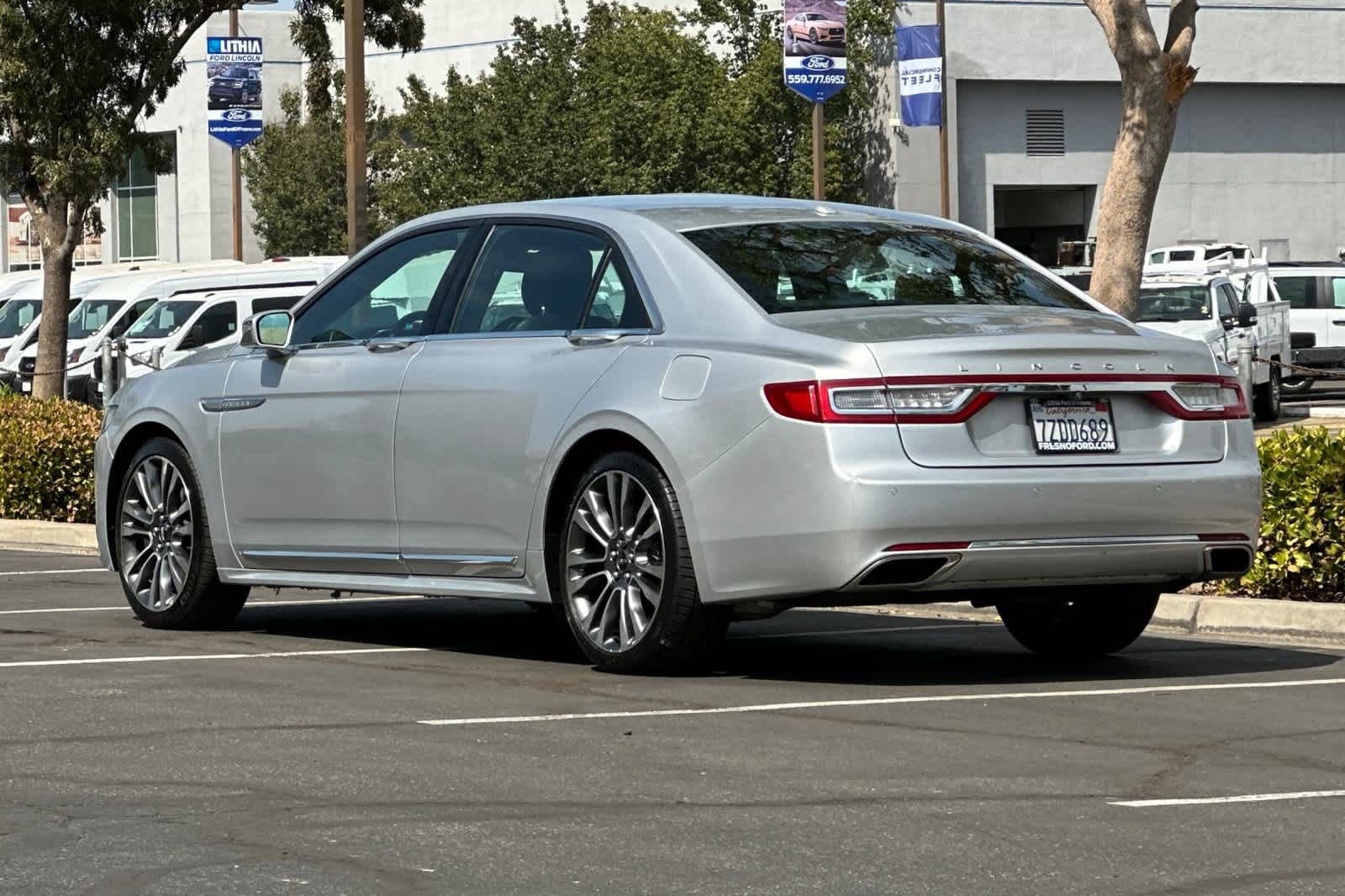 Used 2017 Lincoln Continental Select FWD image 7