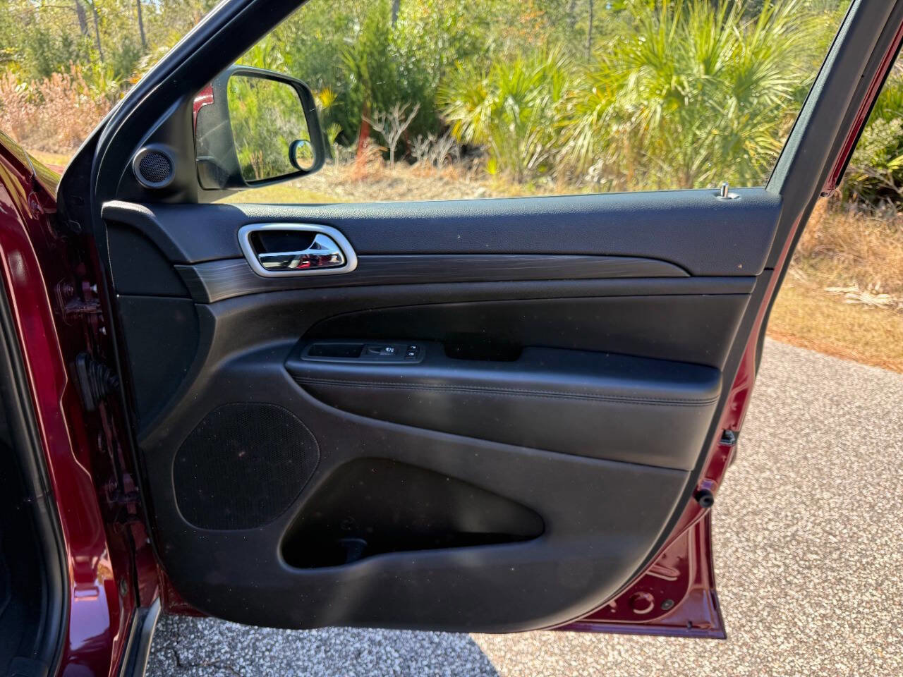 Used 2019 Jeep Grand Cherokee Laredo image 13