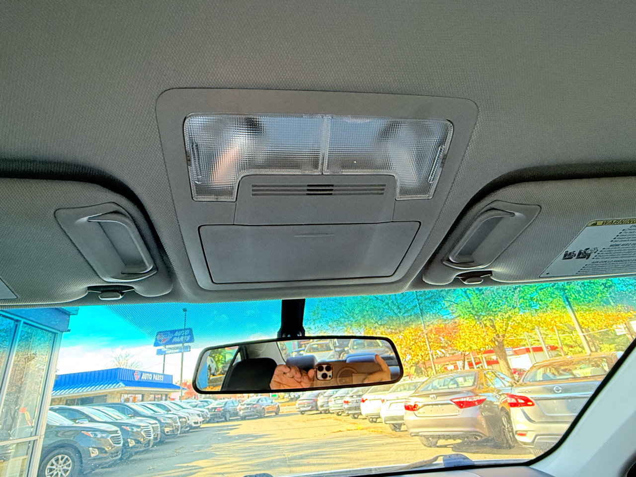 Used 2017 Toyota Camry SE image 19