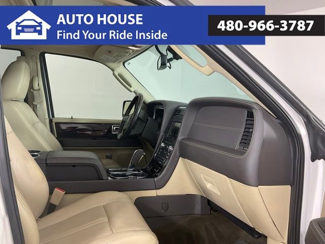 Used 2015 Lincoln Navigator 4WD w/ Equipment Group 101A Reserve image 19