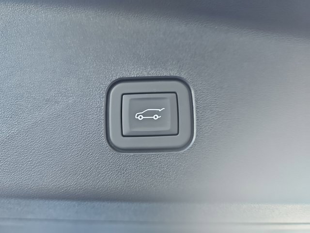 New 2026 Cadillac Vistiq Premium Luxury w/ LPO, Floor Liner Package image 15