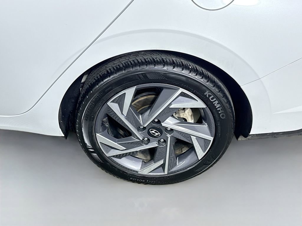 Certified 2025 Hyundai Elantra Sport FWD image 32