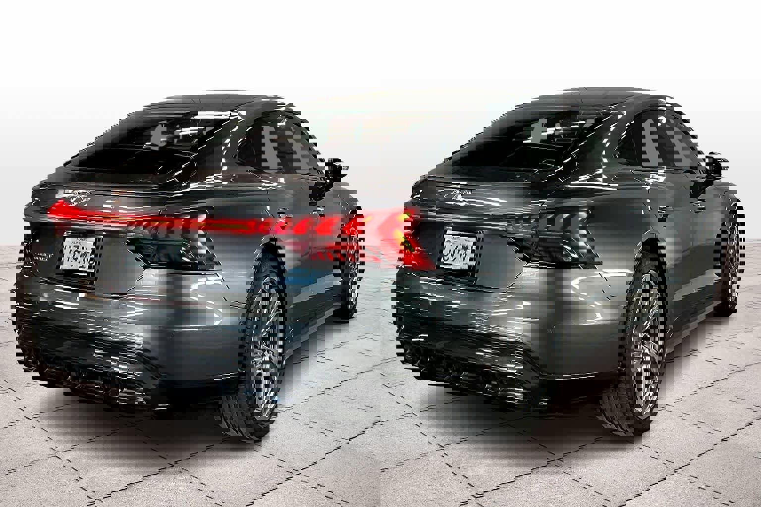 Used 2022 Audi e-tron GT Premium Plus image 15