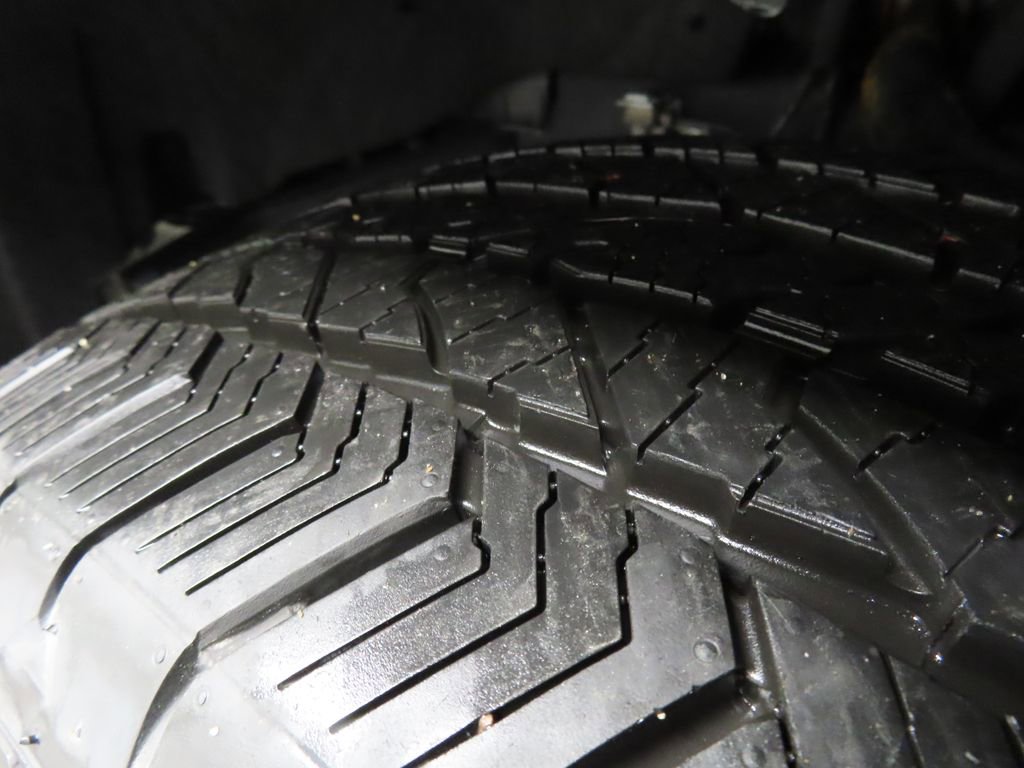 Used 2023 Ford F150 Lariat w/ Equipment Group 502A High image 10