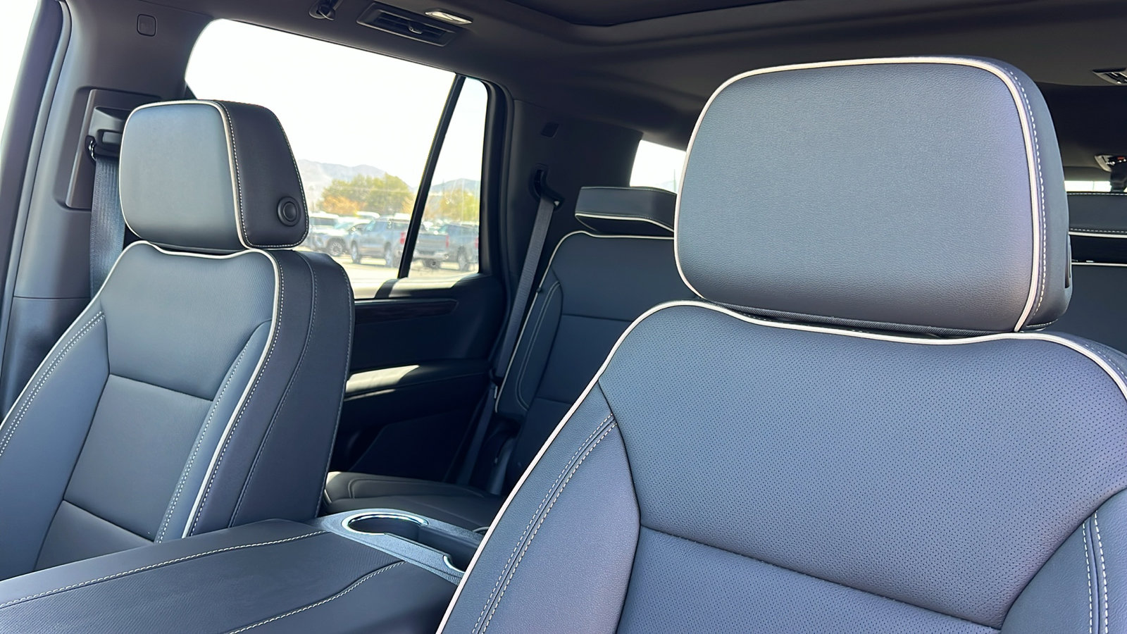 New 2026 Chevrolet Tahoe Premier w/ Sun And Tow Package AWD/4WD image 23