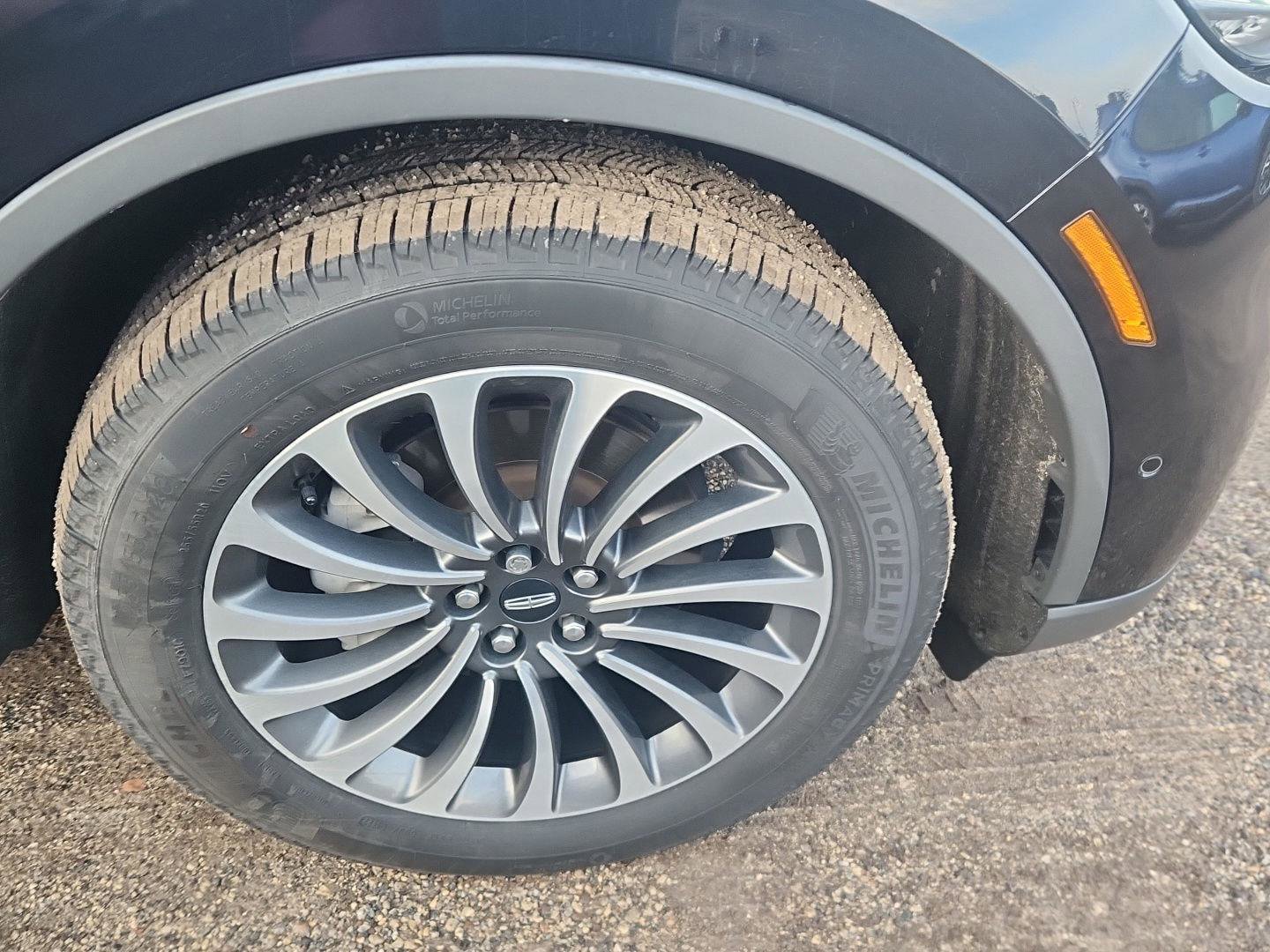 Used 2021 Lincoln Aviator Reserve w/ Equipment Group 201A image 2